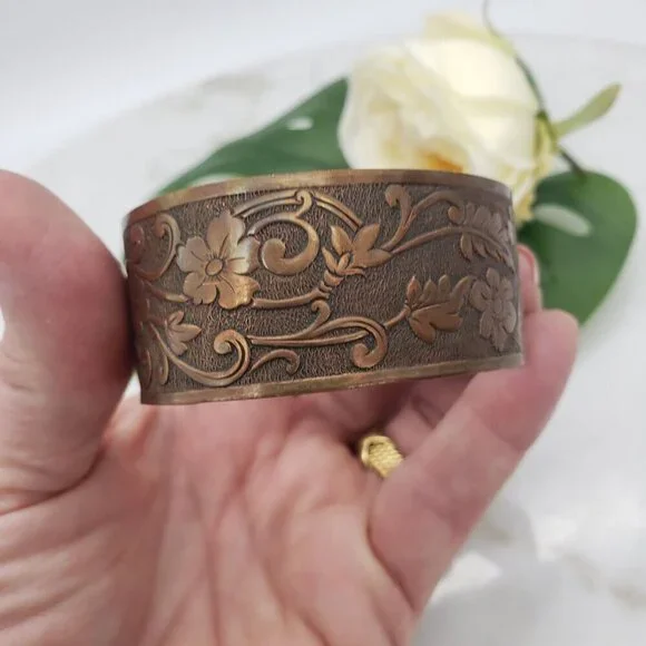 Vintage Handmade Genuine Solid Copper Floral Vine Relief Engraved Cuff Bracelet